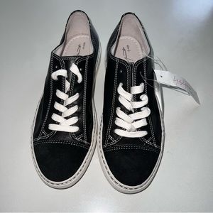 NWT Women’s Yohji Yamamoto Leather shoes